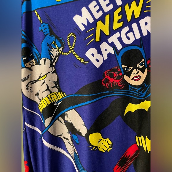 DC batgirl top XL - Picture 3 of 6